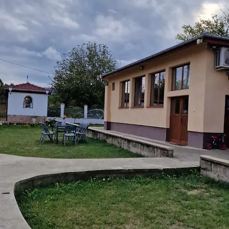 жасмин Πανσιόν